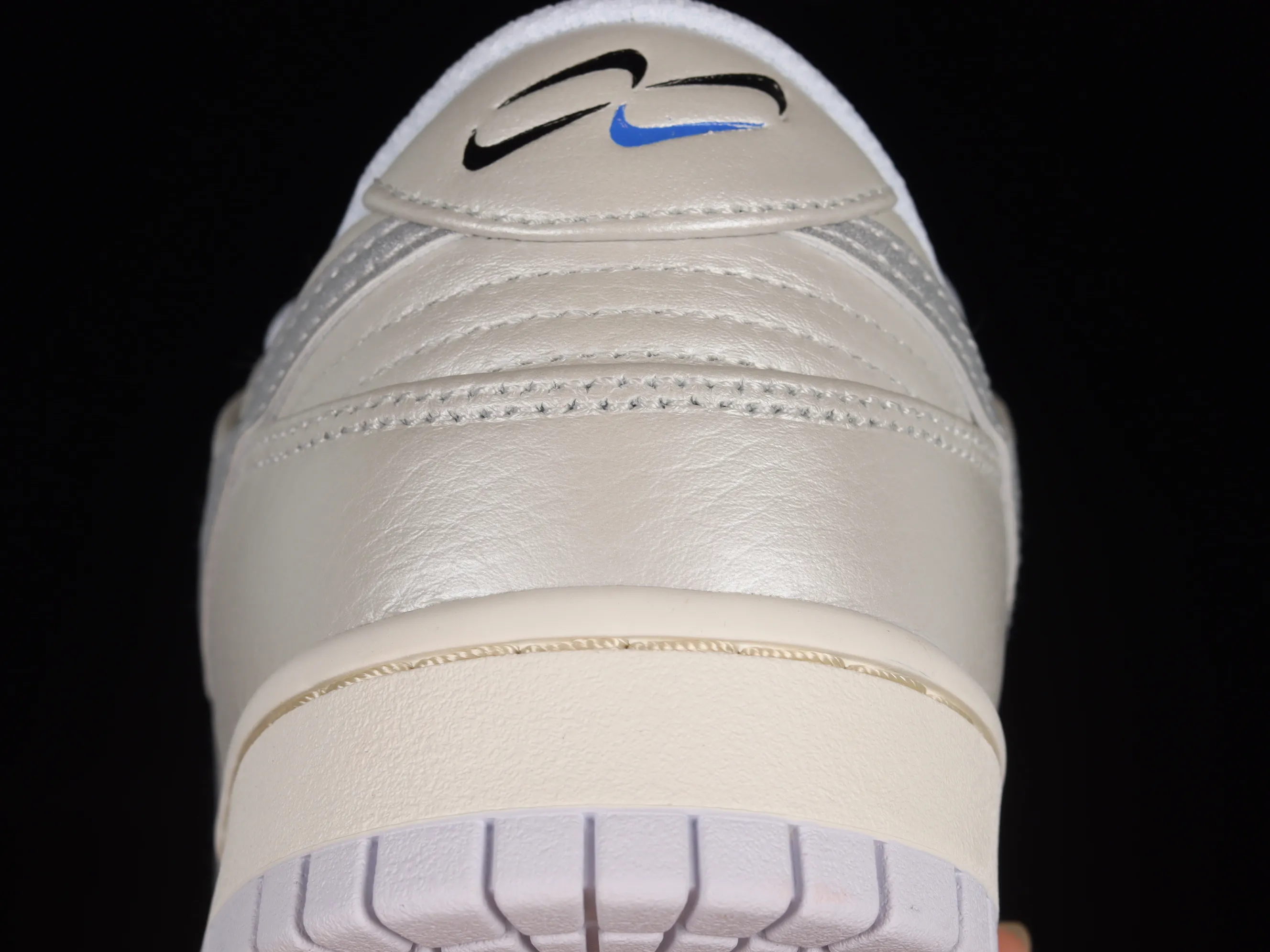 All Categories Nk SB Dunk Series Nk SB Dunk Low Low-top sneakers F version Nk Dunk Low "Metallic Silver" Metallic silver SB low-top sports and leisure sneakers DX3197-095
